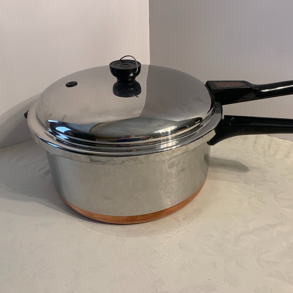 Revere Ware vintage 1970's 6-qt pressure cooker Model 1576